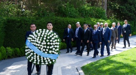 TDT ölkələrinin rəsmiləri Fəxri Xiyabanı və Zəfər abidəsini ziyarət etdilər &ndash; FOTO