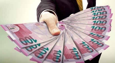 Sevgilisinin 90 mindən çox pulunu ələ keçirən bloqerin işi Ali Məhkəmədə