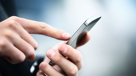 Aliment verməyən kişi arvadının telefonunu oğurlayıb satdı