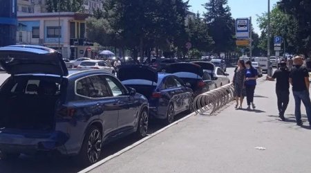 Əhmədlidə sürücülər cərimədən yayınmaq üçün avtomobillərin nömrəsini belə gizlədirlər - FOTO