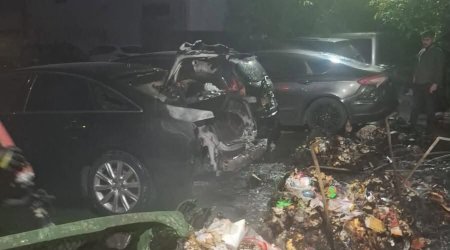 Bakıda yaşayış kompleksinin həyətində yanğın: Avtomobillərə ziyan dəydi - FOTO