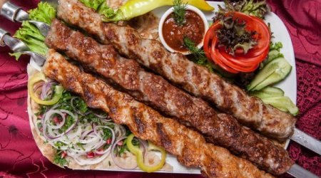 Ucuz ətin şorbası olmaz, bəs KABABI? &ndash; 3 manatlıq lülə kababların mətbəxarxası SİRLƏRİ