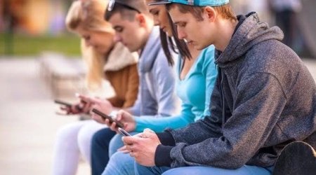Gənclər niyə televiziya yerinə &ldquo;Youtube&rdquo;u SEÇDİLƏR?