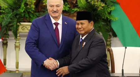 Lukaşenko hədiyyəsi ilə İndoneziya prezidentini TƏƏCCÜBLƏNDİRDİ