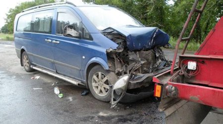 İsmayıllıda mikroavtobus qəzaya uğradı - Yaralılar var