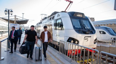 Qatarla Tbilisiyə getmək istəyənlərin NƏZƏRİNƏ &ndash; Ucuz biletlər satışa çıxarıldı &ndash; FOTO