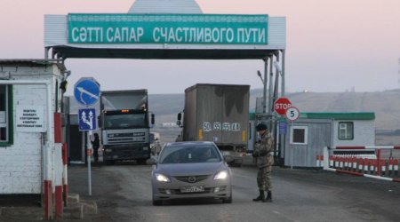 Qazaxıstan rusiyalıları benzinsiz QOYDU