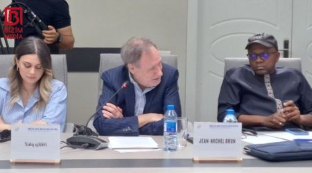 Jan-Mişel Brun Bakıda Fransa mətbuatının əsl simasını İFŞA ETDİ &ndash; FOTO