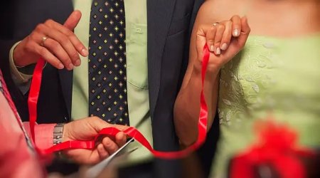 18 yaşına çatmayanlar nişanlanarsa... &ndash; Hansı cəza GÖZLƏYİR?