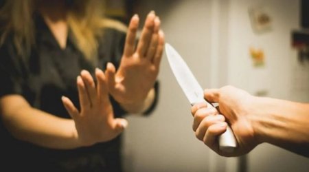 Dostuna mesaj yazan anasını ölümcül bıçaqladı - Samuxdakı dəhşətli cinayətin TƏFƏRRÜATI