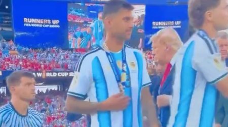 Argentina millisinin futbolçusu Trampın əlini sıxmadı &ndash; VİDEO