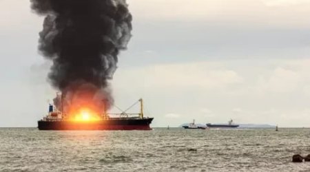 Hörmüz boğazında tanker partladı - VİDEO