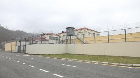 Cəzaçəkmə müəssisəsinə diş məcununun içərisində narkotik keçirmək istədi &ndash; FOTO