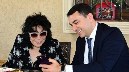Nazir Flora Kərimovanı evində ziyarət etdi &ndash; FOTO