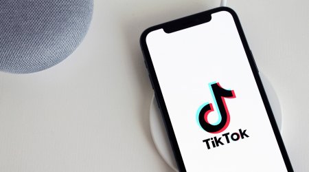 AK &ldquo;TikTok&rdquo;u ittiham etdi: Uşaqların təhlükəsizlik qaydalarını pozur