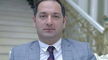 Əməkdar artisti ilan sancdı - FOTO
