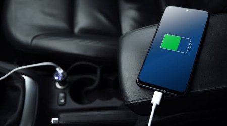 Smartfonu avtomobildə enerji ilə doldurmaq yanacaq sərfiyyatını artırır?