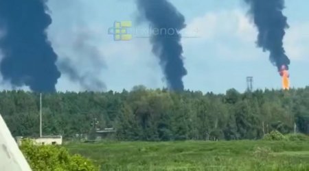 Ukrayna sərhədindən 2 min kilometr uzaqda yerləşən neft emalı zavoduna dron zərbəsi - VİDEO