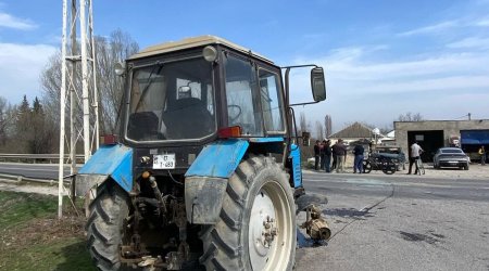 Ağcabədidə bədbəxt hadisə: Traktor elektrik dirəyinə çırpıldı &ndash; Ölən var