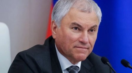 Volodin Dövlət Dumasında çıxışını üç sözlə bitirdi: "Rusiya, Putin, qələbə" - VİDEO