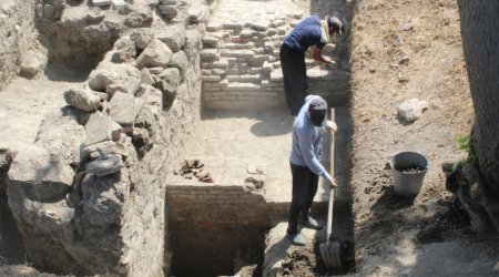 Qəbələdə tarixi sarayın qalıqları tapıldı &ndash; FOTO