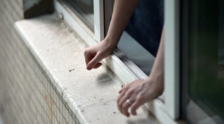 Bakıda 18 və 20-ci mərtəbədən yıxılan gənclər öldü - FOTO