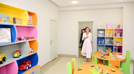 Mehriban Əliyeva Bakıda yeni körpələr evi-uşaq bağçasının açılışında &ndash; FOTO