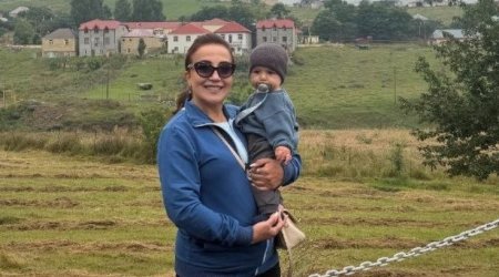 Xalq artistinin 1 yaşlı nəvəsi &ndash;Foto