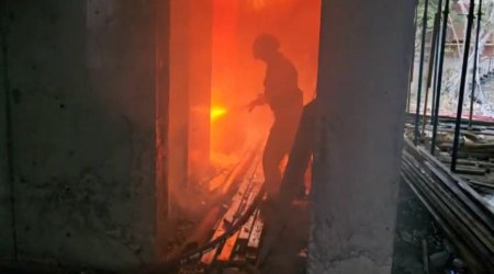 Bakıda tikilməkdə olan binada yanğın baş verib &ndash; FOTO/VİDEO