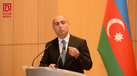 Emin Əmrullayev: &ldquo;Dərslikdən şeir oxumaq oxu bacarığı deyil&rdquo;