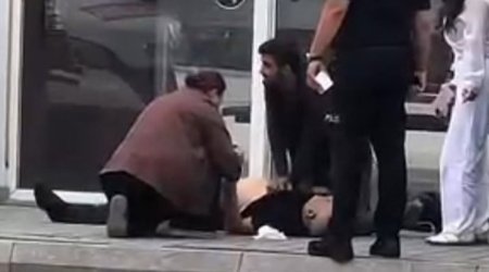 Küçədə infarkt keçirən şəxsə ürək masajı etsə də- Xilas etmək mümkün olmadı-Yenilənib &ndash; VİDEO