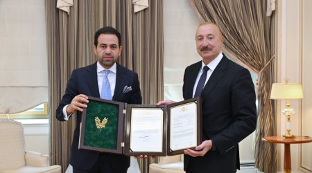 İlham Əliyevə "Zayed İnsan Qardaşlığı Mükafatı"nın sertifikatı təqdim olundu - FOTO/VİDEO