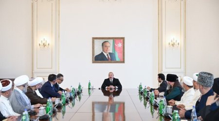 İlham Əliyev Bakıda keçirilən beynəlxalq konfransların iştirakçılarını qəbul etdi - FOTO - VİDEO