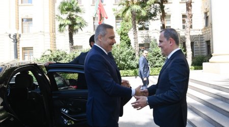 Ceyhun Bayramovun Hakan Fidanla təkbətək görüşü keçirilir &ndash;YENİLƏNİB/FOTO
