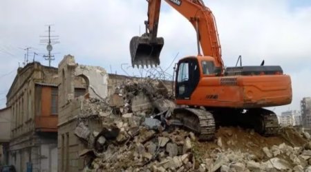 "Sovetski"də söküntü yerindən meyit tapıldı - VİDEO