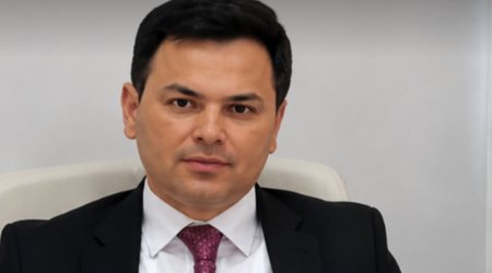 40 ilin həkimini işdən çıxarmışdı - Vəzifəsindən azad edildi &ndash; VİDEO