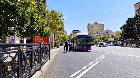 Bakının bu küçəsində xüsusi hərəkət zolağı təşkil edildi &ndash; FOTO