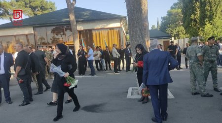 Vətən müharibəsi şəhidlərinin xatirəsi Hərbi Memorial Məzarlıqda yad edilir - FOTO/VİDEO