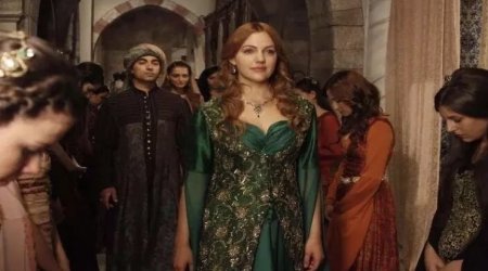Meryem Uzerlidən oteldə qalan turistə &ldquo;Hürrem Sultan&rdquo; sürprizi