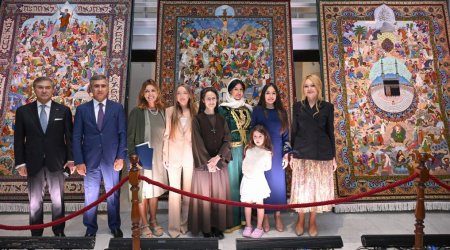 Leyla Əliyeva Müqəddəs Taxt-Tacda Azərbaycan xalçaları sərgisinin açılışında - FOTO