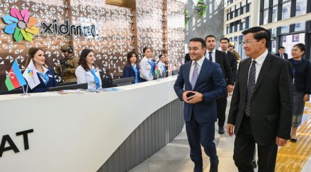 Laos Prezidenti &ldquo;ASAN xidmət&rdquo; mərkəzində - FOTO