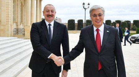 İlham Əliyevdən Tokayevə: &ldquo;Qazaxıstanın uğurlarına sevinirik&rdquo;
