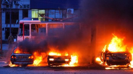 Rusiya ordusu Zaporojyeyə hava zərbələri endirib, ölənlər var - FOTO/VİDEO