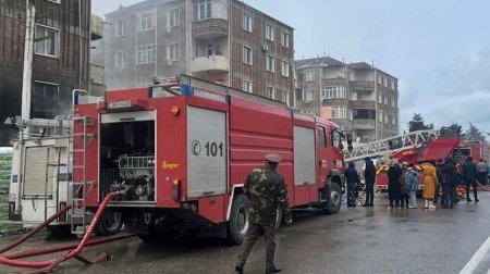 Bakıda yaşayış binasında yanğın – VİDEO