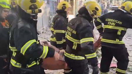 SON DƏQİQƏ! Bakıda yaşayış binasında PARTLAYIŞ – VİDEO