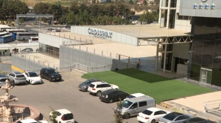 Oteldə anasını qətlə yetirən Ayxanın FOTOSU
