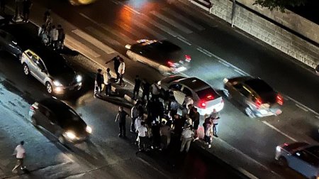 Qaranlıq yolda piyada vuruldu - Video