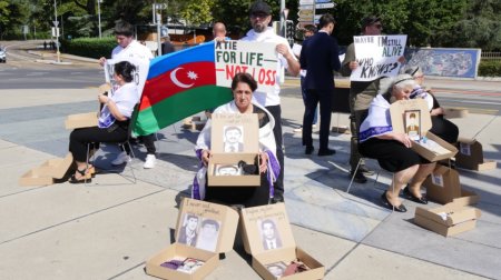 Azərbaycanlı itkinlərin ailə üzvləri Cenevredə aksiya keçirdi – FOTO