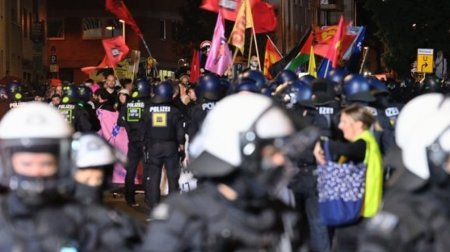 Kölndə iğtişaşlar: 12 polis əməkdaşı xəsarət aldı