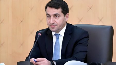 Hikmət Hacıyev Çinin Sinxua agentliyinə müsahibə verdi